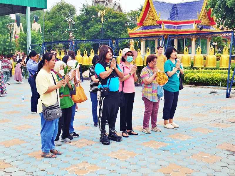 เที่ยวละไมพาไหว้พระ อ่างทอง สิงห์บุรี  วันวิสาขบูชา (วัดม่วง)