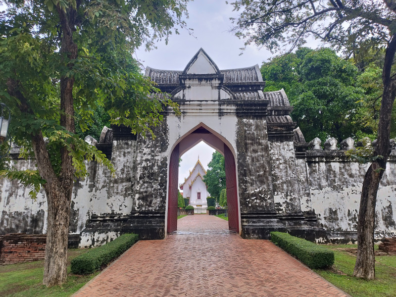 เที่ยวละไม พาเที่ยววังนาราย…ในวันฝนพรำ